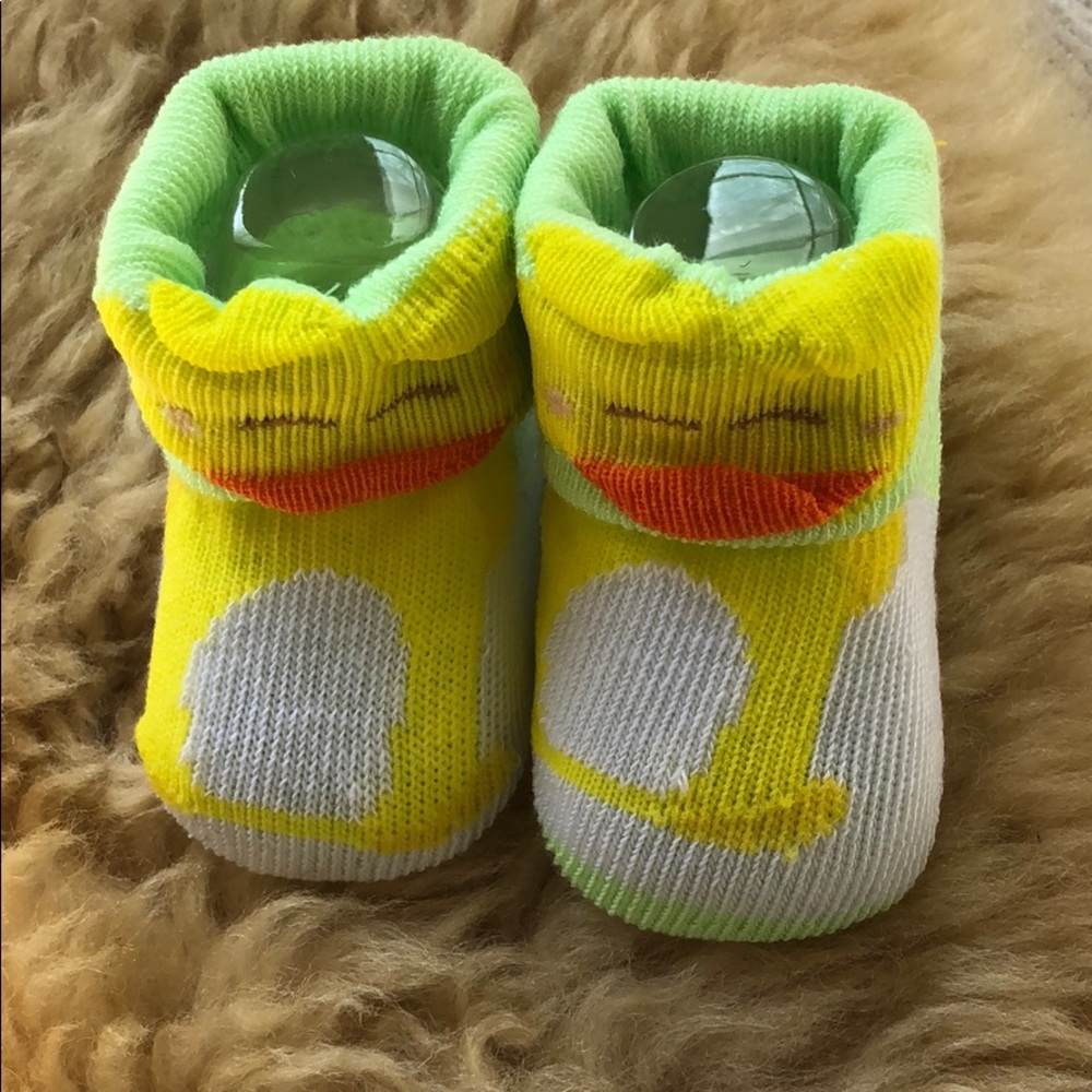 2-pairs of duck baby booties 0-6 moths NWT